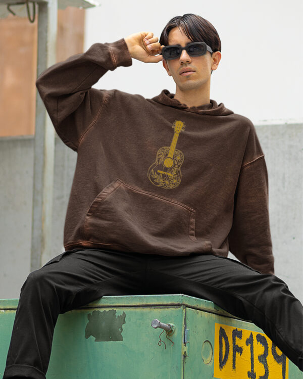 Bluza oversize z kapturem <br>Haft Gitary <br>Efekt sprania